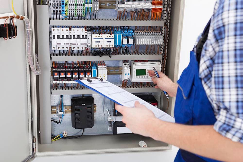 Stellenangebote: Starte deine Karriere im Bereich elektrische Sicherheit