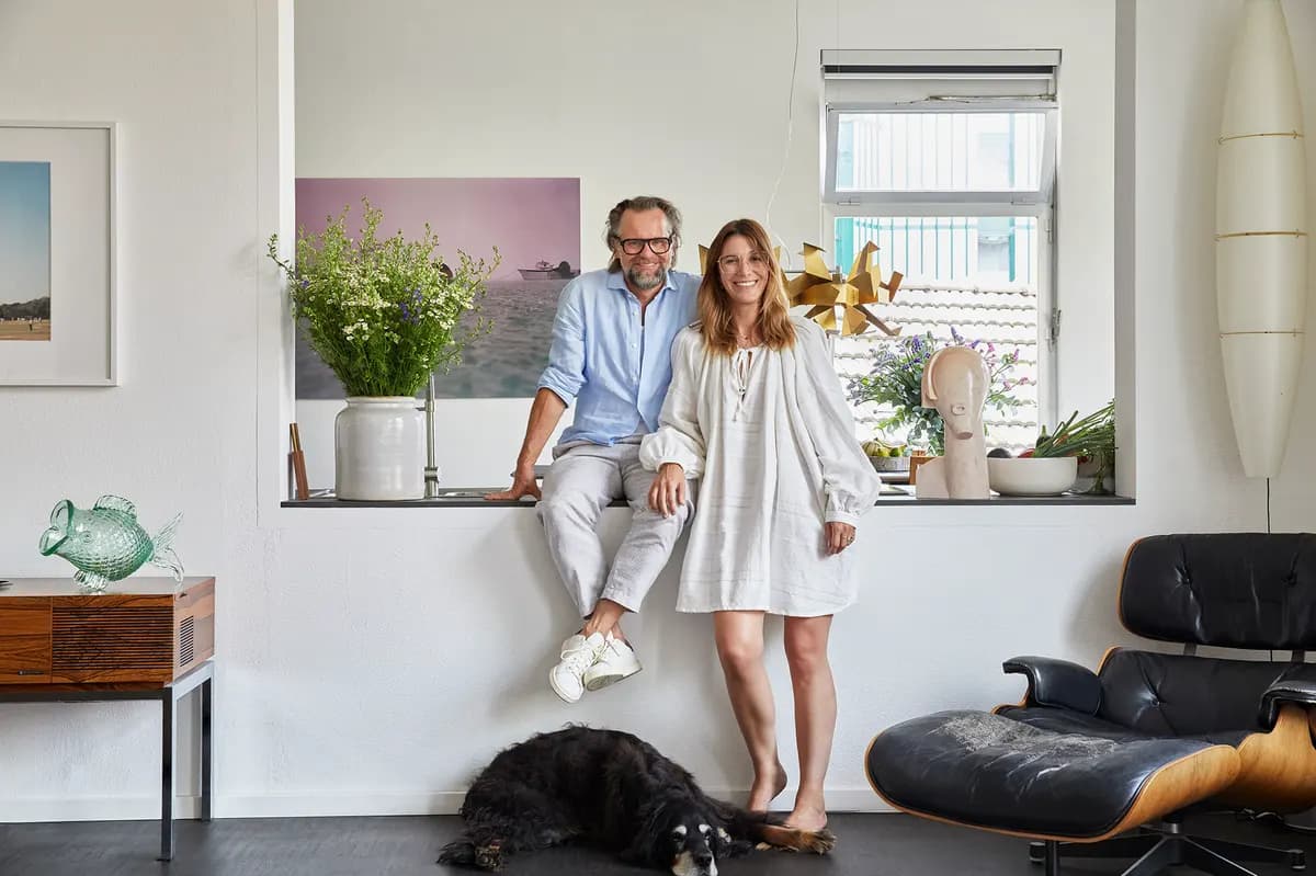 Eingebettet in Liebe: Familie, Haus, lebendige Glückseligkeit
