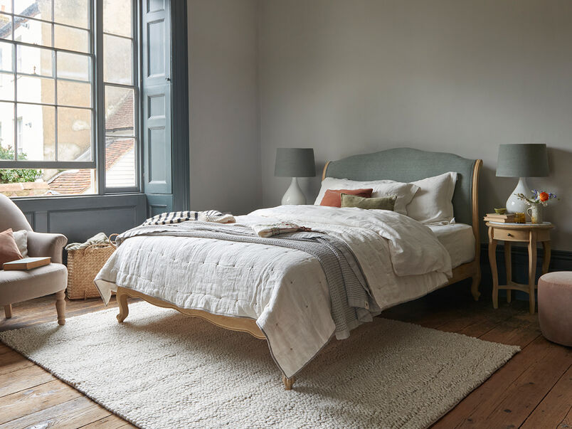 Französisches Bett- und Schlafzimmermöbeldesign